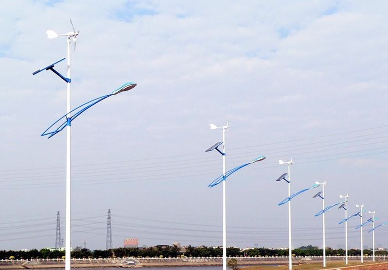 了解更多關(guān)于小型風(fēng)力發(fā)電機的功能